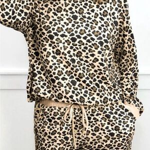 Leopard Print Women's Sweatshirt & Short Set